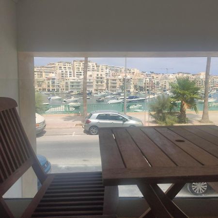 Aquamarine Sea Front Apartments - Elevated Ground Floor With Balcony And Yard مارساسكالا المظهر الخارجي الصورة