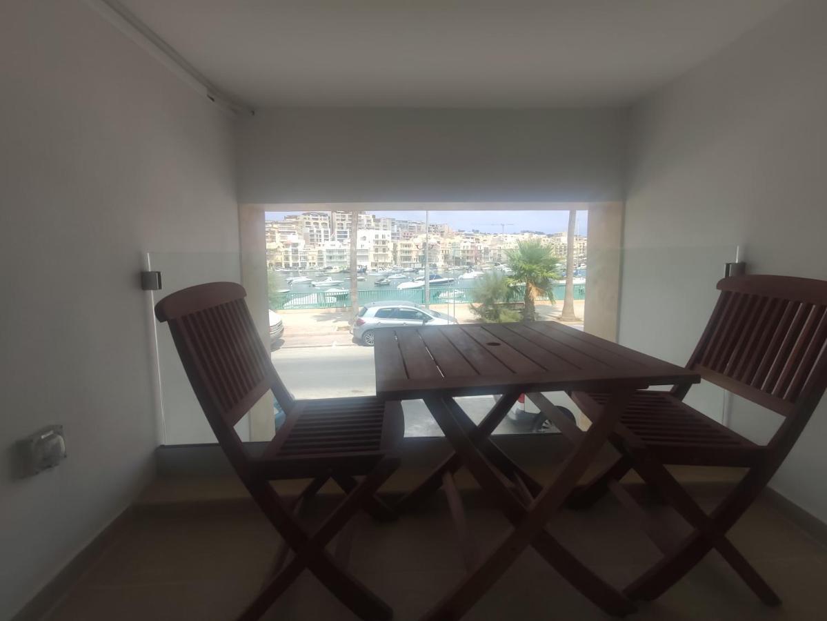 Aquamarine Sea Front Apartments - Elevated Ground Floor With Balcony And Yard مارساسكالا المظهر الخارجي الصورة