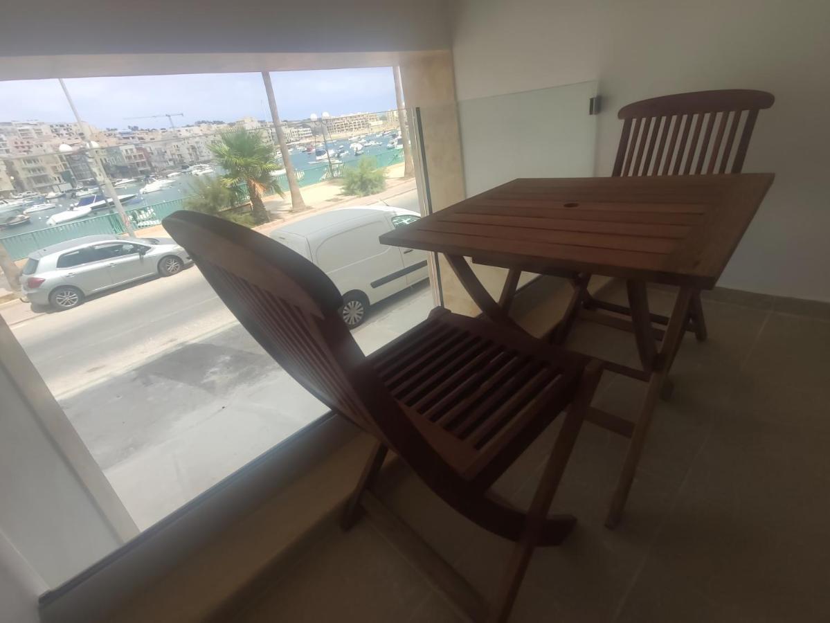 Aquamarine Sea Front Apartments - Elevated Ground Floor With Balcony And Yard مارساسكالا المظهر الخارجي الصورة